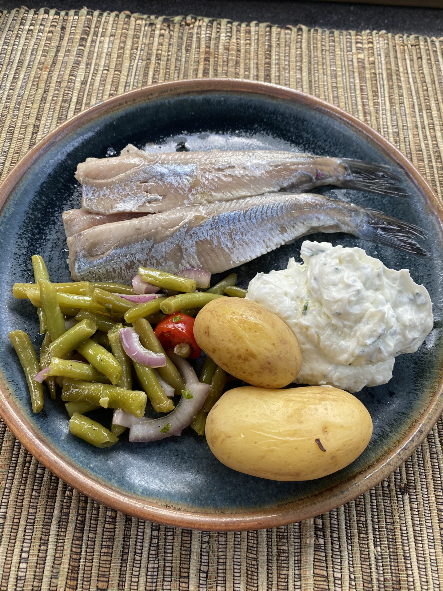 Herzgesunde Ernährung: #225 Matjes mit Kräuterquark, Kartoffeln und ...